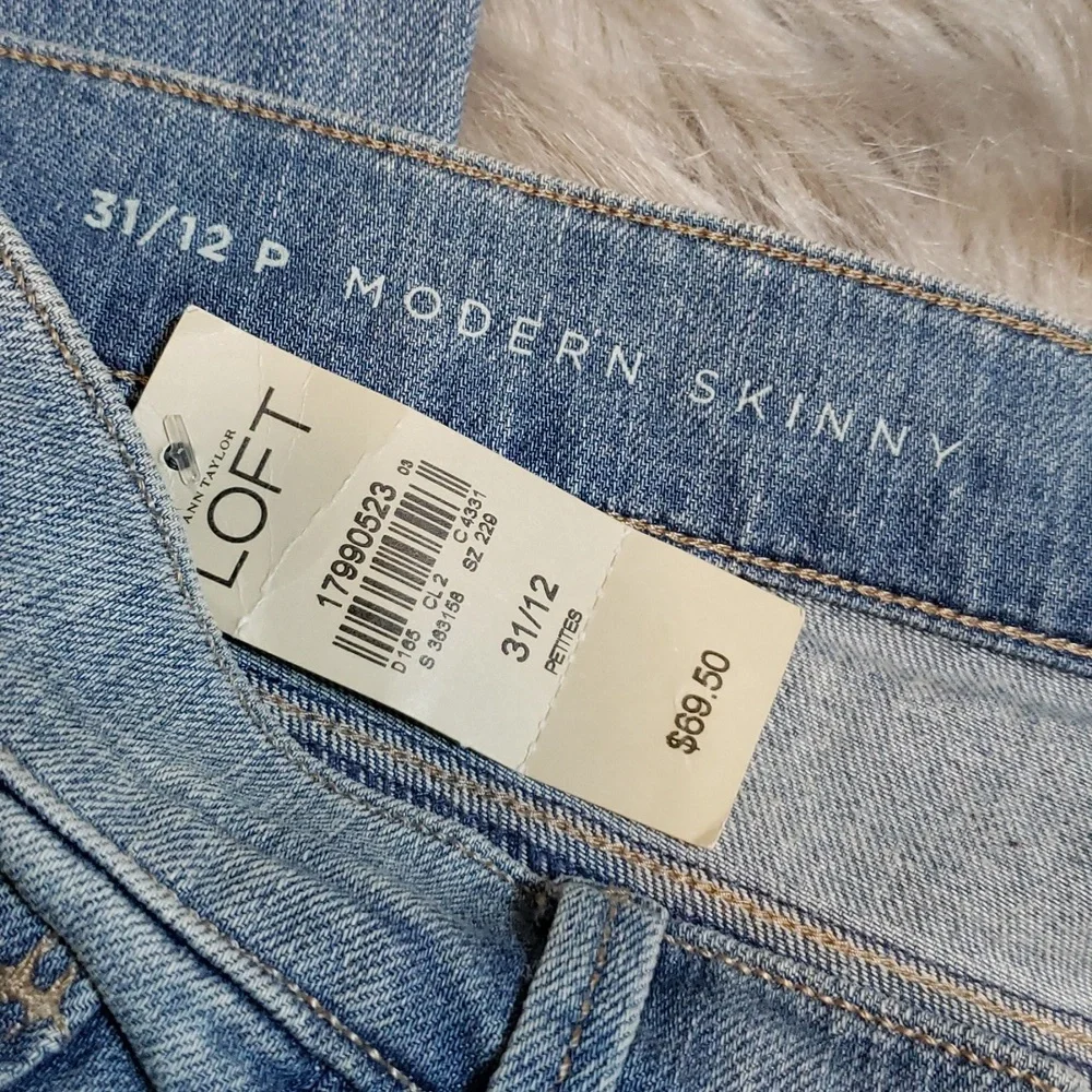 LOFT Modern Skinny Jeans size 12 P - Picture 2 of 9